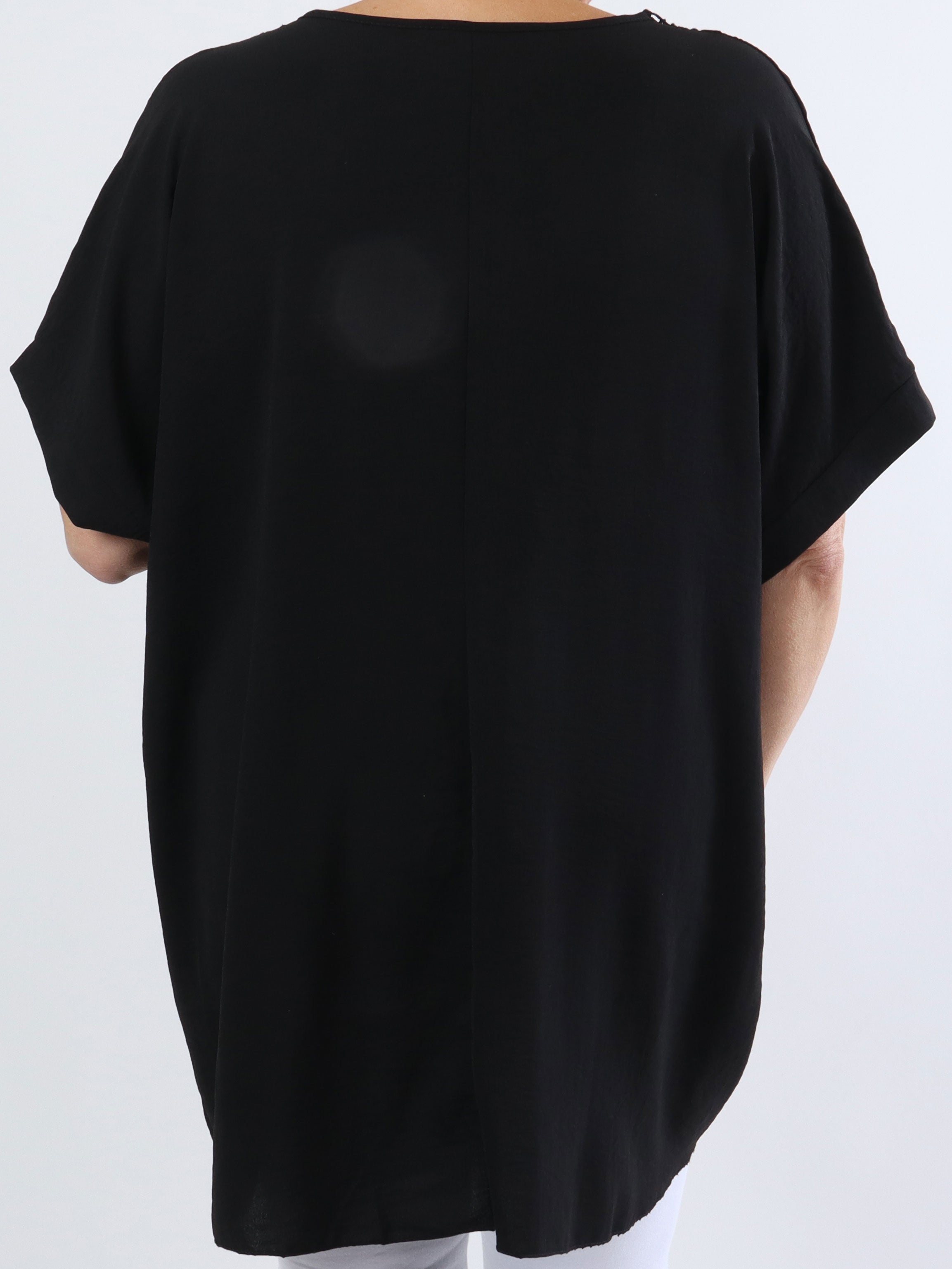 Lilly - Vacker plus size tunika med unik halsringning